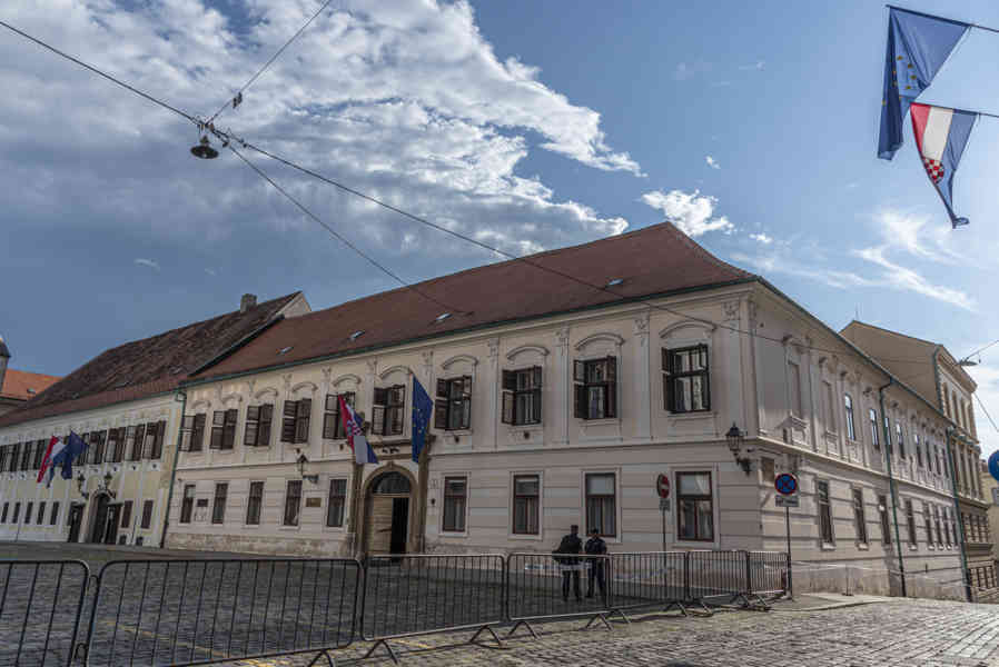 Croacia - Zagreb 02 - Sede del Gobierno de Croacia.jpg